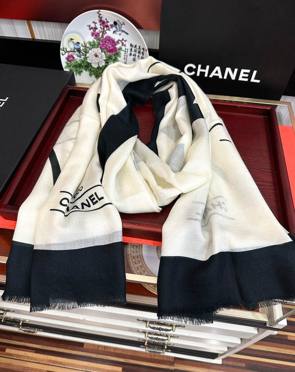 CC 25 Coco Scarf 100cm White Cashmere 825617
