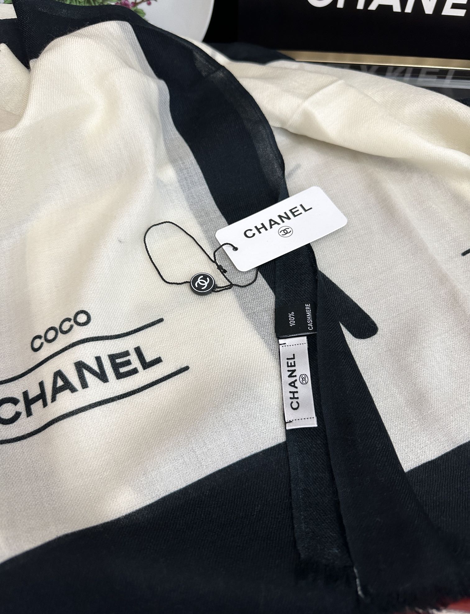 CC 25 Coco Scarf 100cm White Cashmere 825617