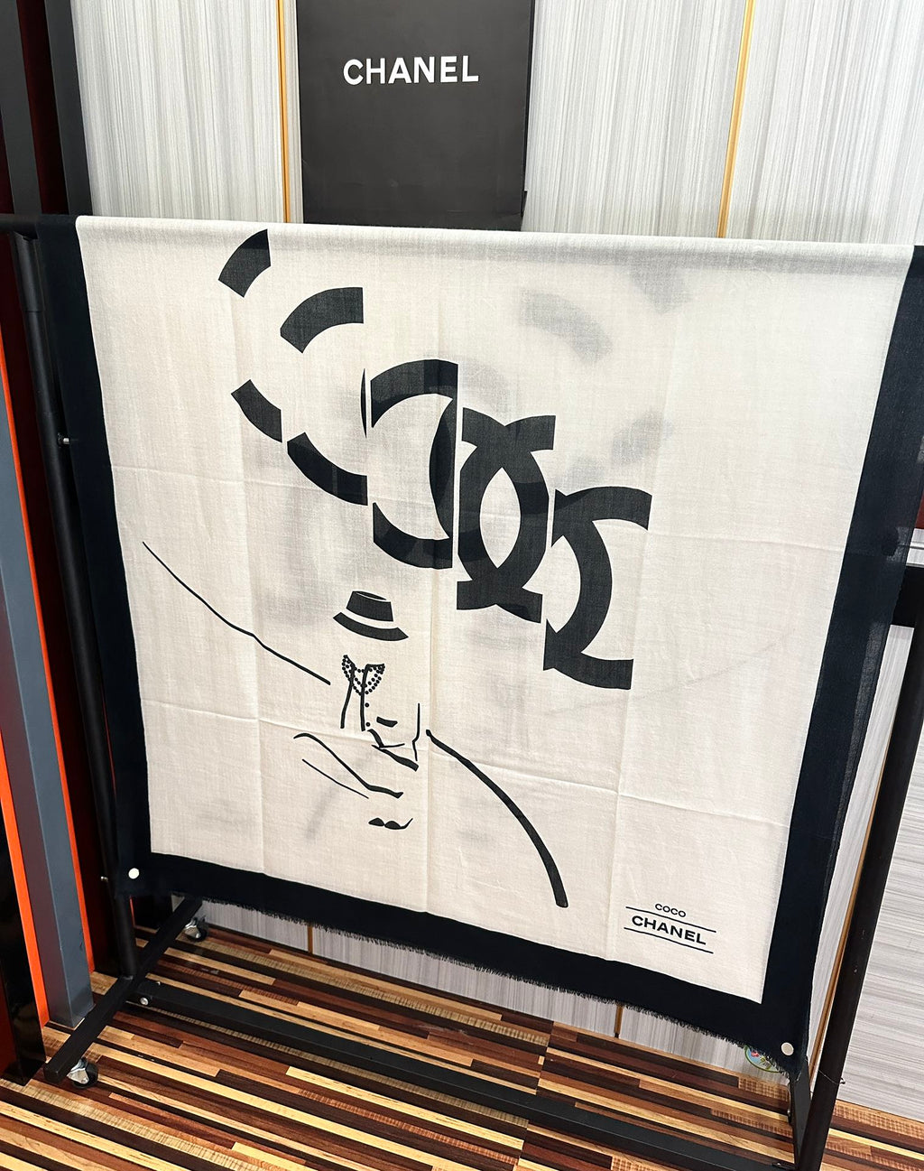 CC 25 Coco Scarf 100cm White Cashmere 825617