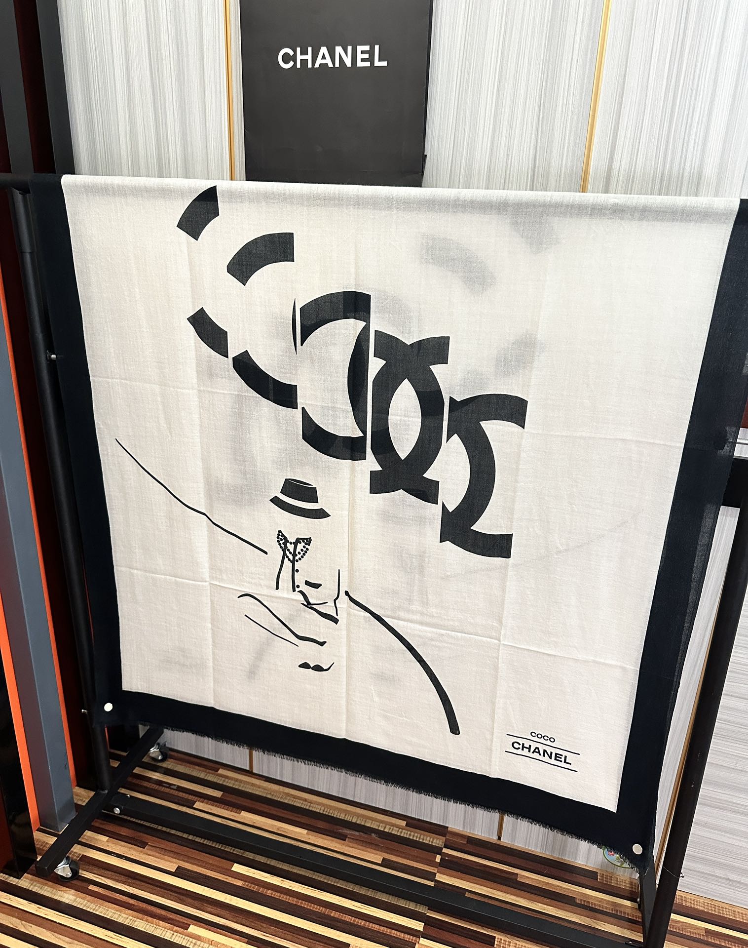 CC 25 Coco Scarf 100cm White Cashmere 825617