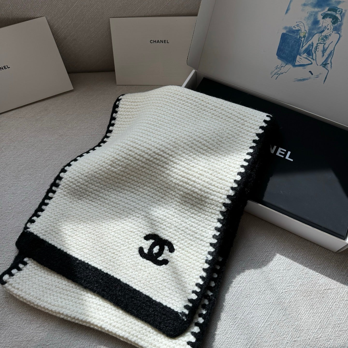 CC Knitted Long Scarf White Cashmere 828773