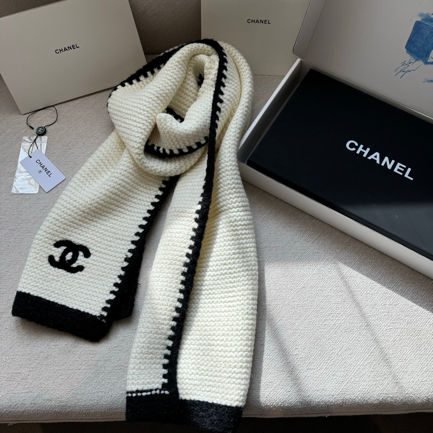 CC Knitted Long Scarf White Cashmere 828773