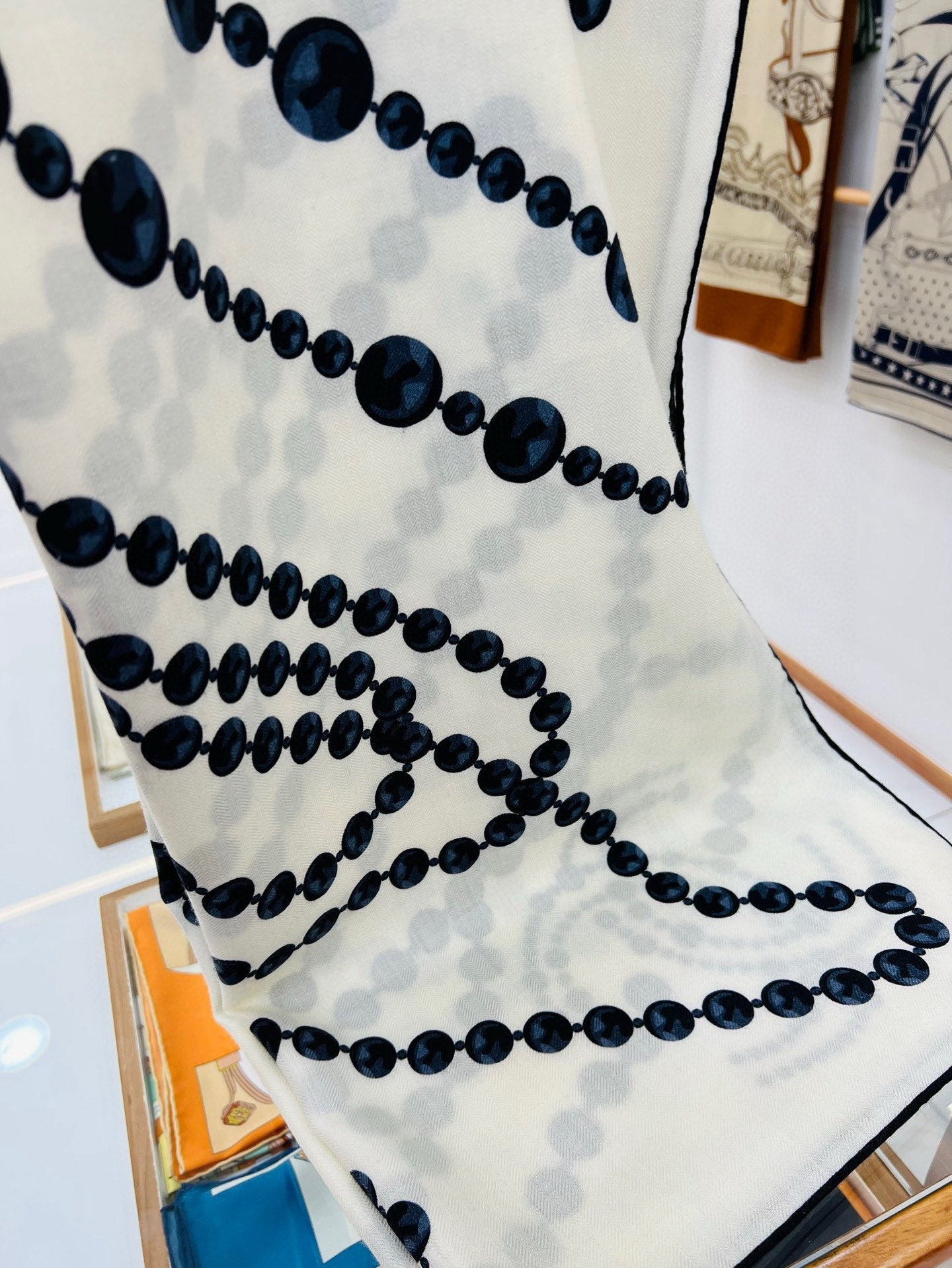 CC Double-Sided Velvet Square Scarf 140cm White Cashmere 828703