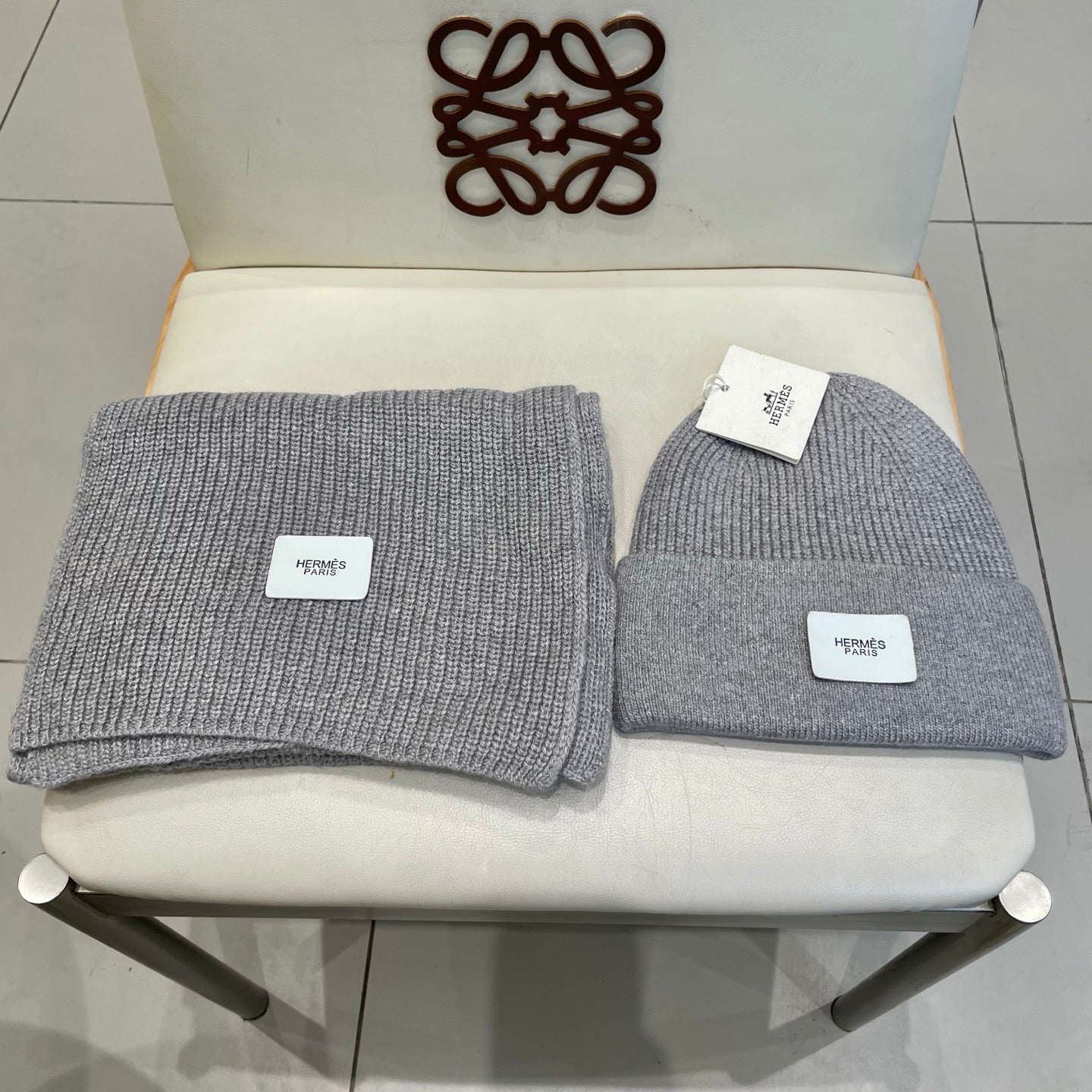 Hermes Classic Hat & Scalf Set Gray Rabbit Fur 980203