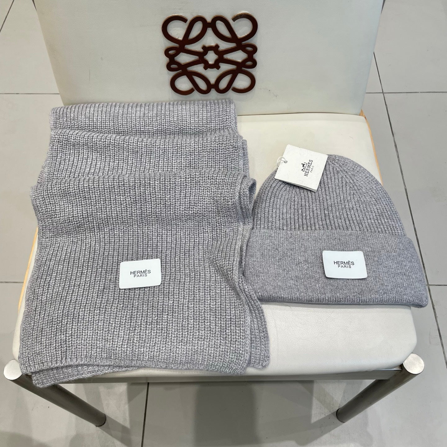 Hermes Classic Hat & Scalf Set Gray Rabbit Fur 980203