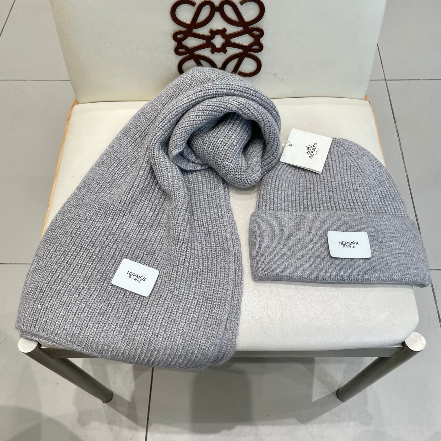 Hermes Classic Hat & Scalf Set Gray Rabbit Fur 980203