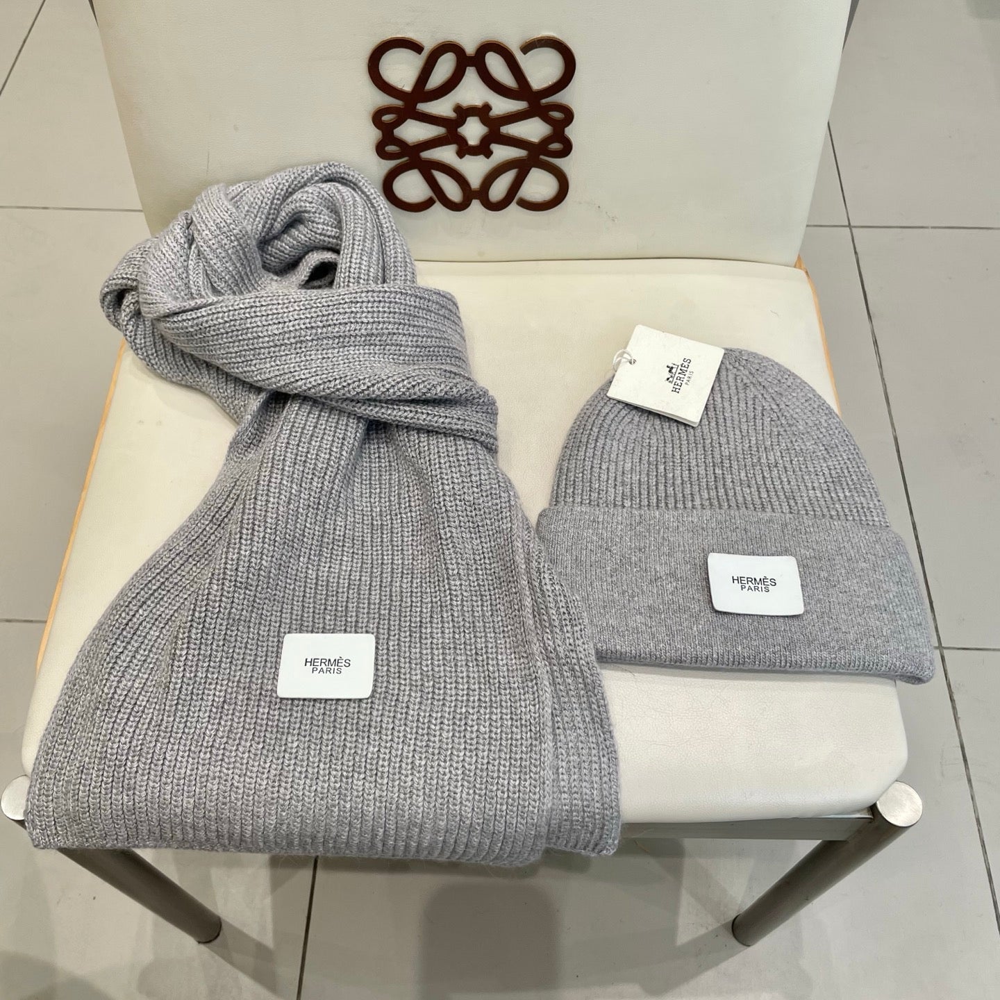 Hermes Classic Hat & Scalf Set Gray Rabbit Fur 980203