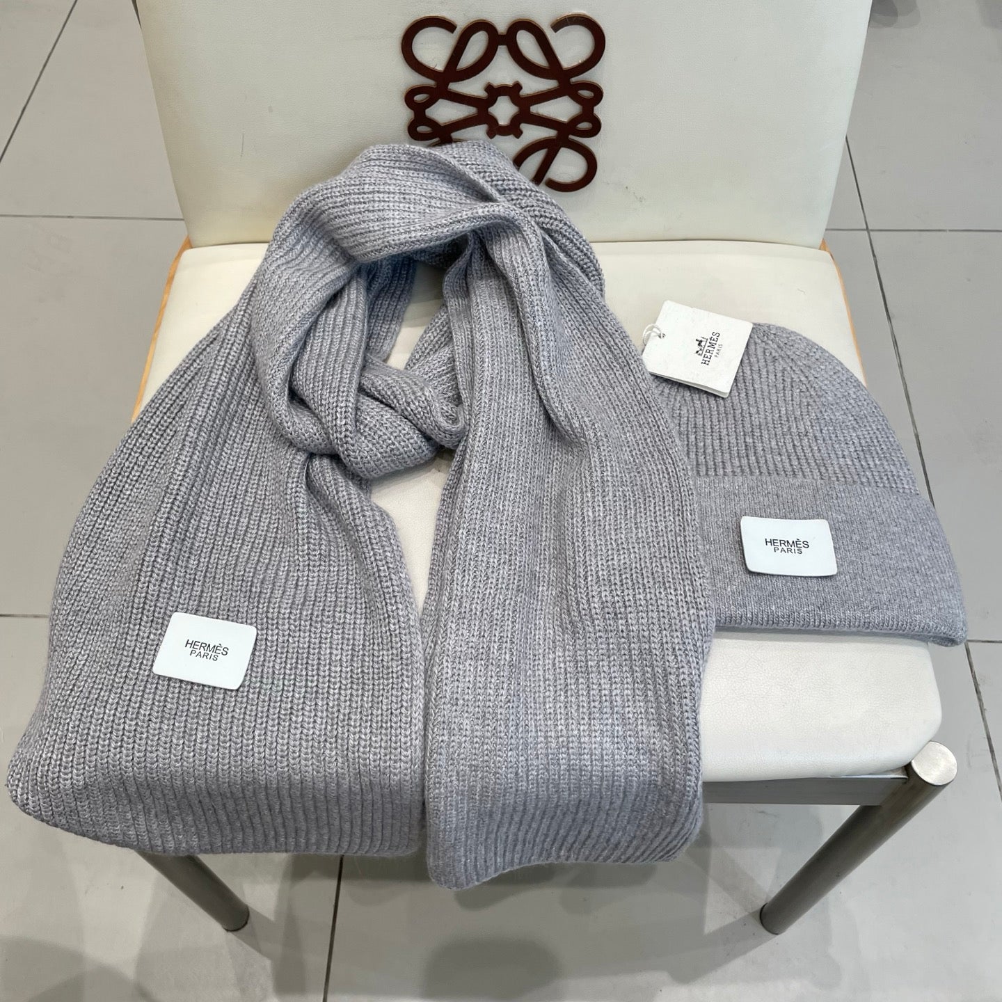 Hermes Classic Hat & Scalf Set Gray Rabbit Fur 980203
