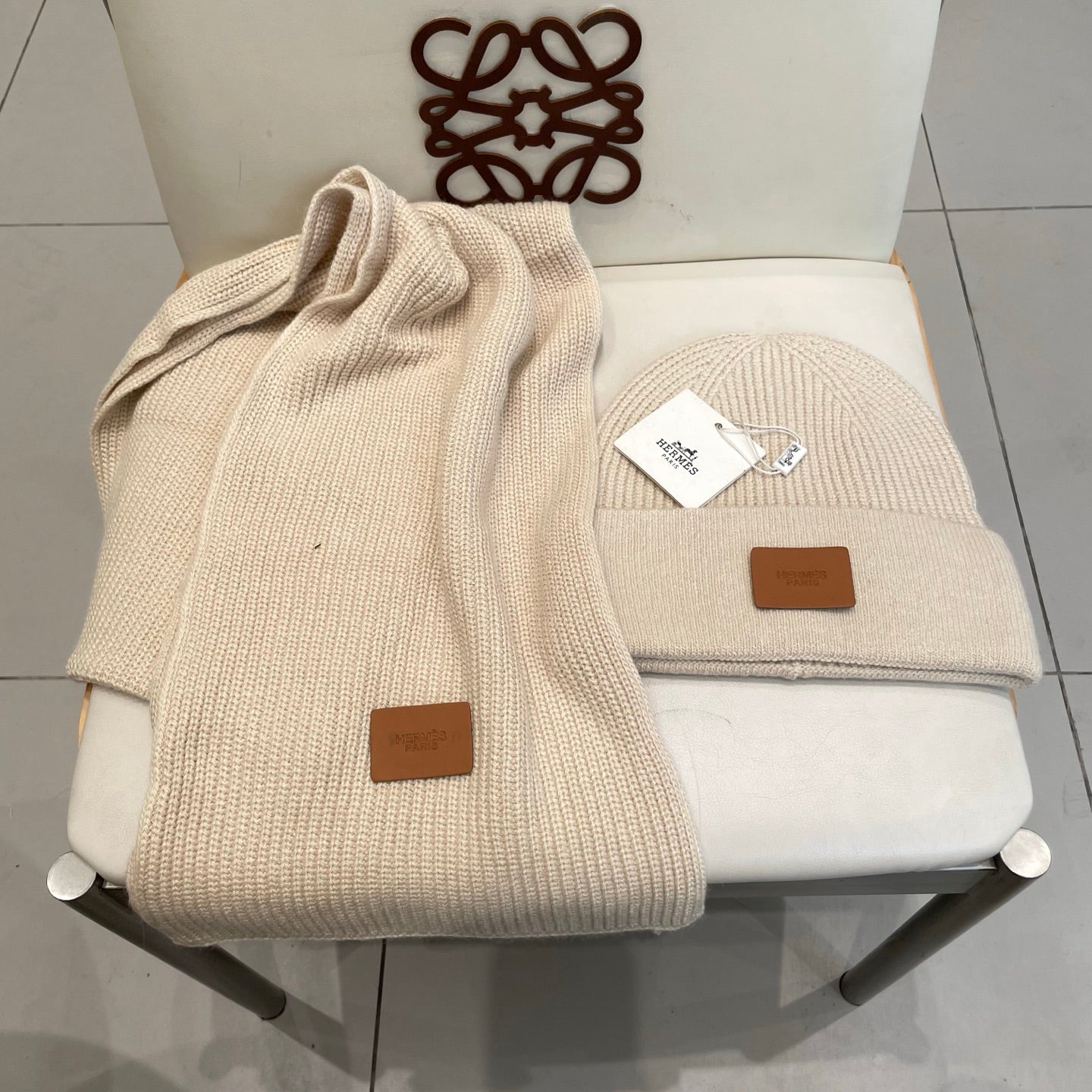 Hermes Classic Hat & Scalf Set Cream Rabbit Fur 980199