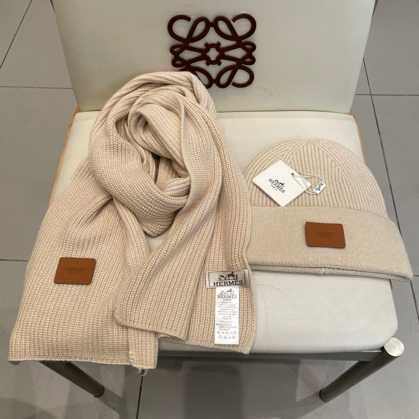 Hermes Classic Hat & Scalf Set Cream Rabbit Fur 980199