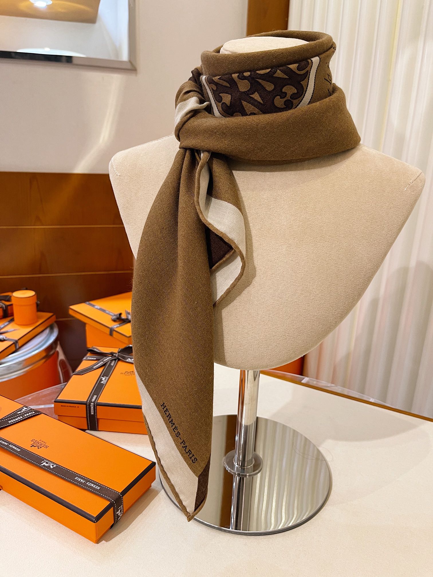 Square Scarf 90 CM In Brown Colorful Cashmere Silk  330350