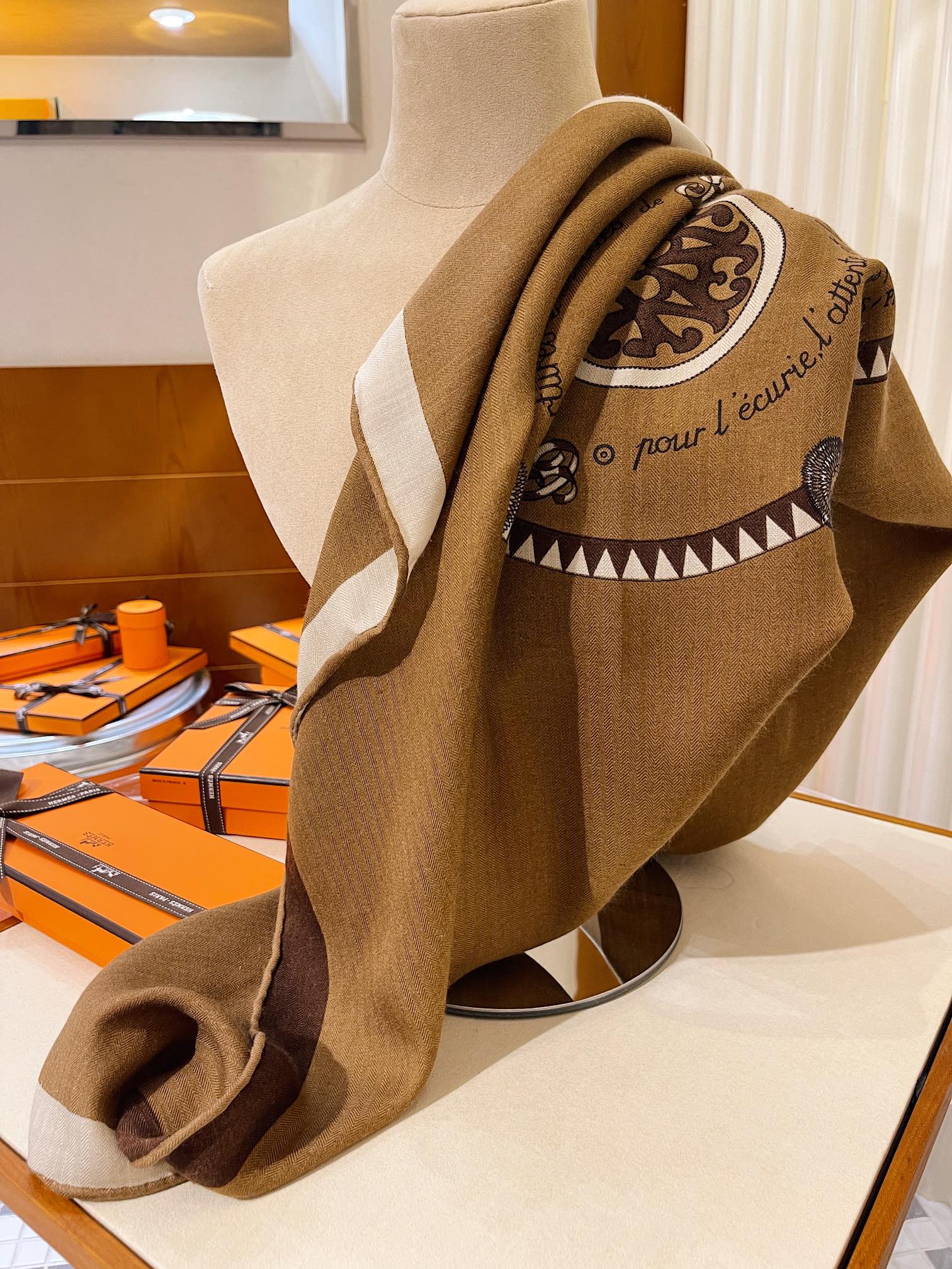 Square Scarf 90 CM In Brown Colorful Cashmere Silk  330350