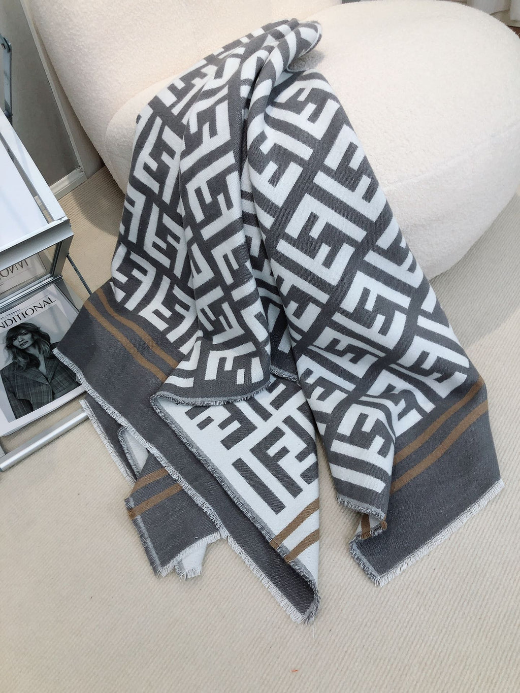 FF 140CM Two-tone White Gray Wool 103730