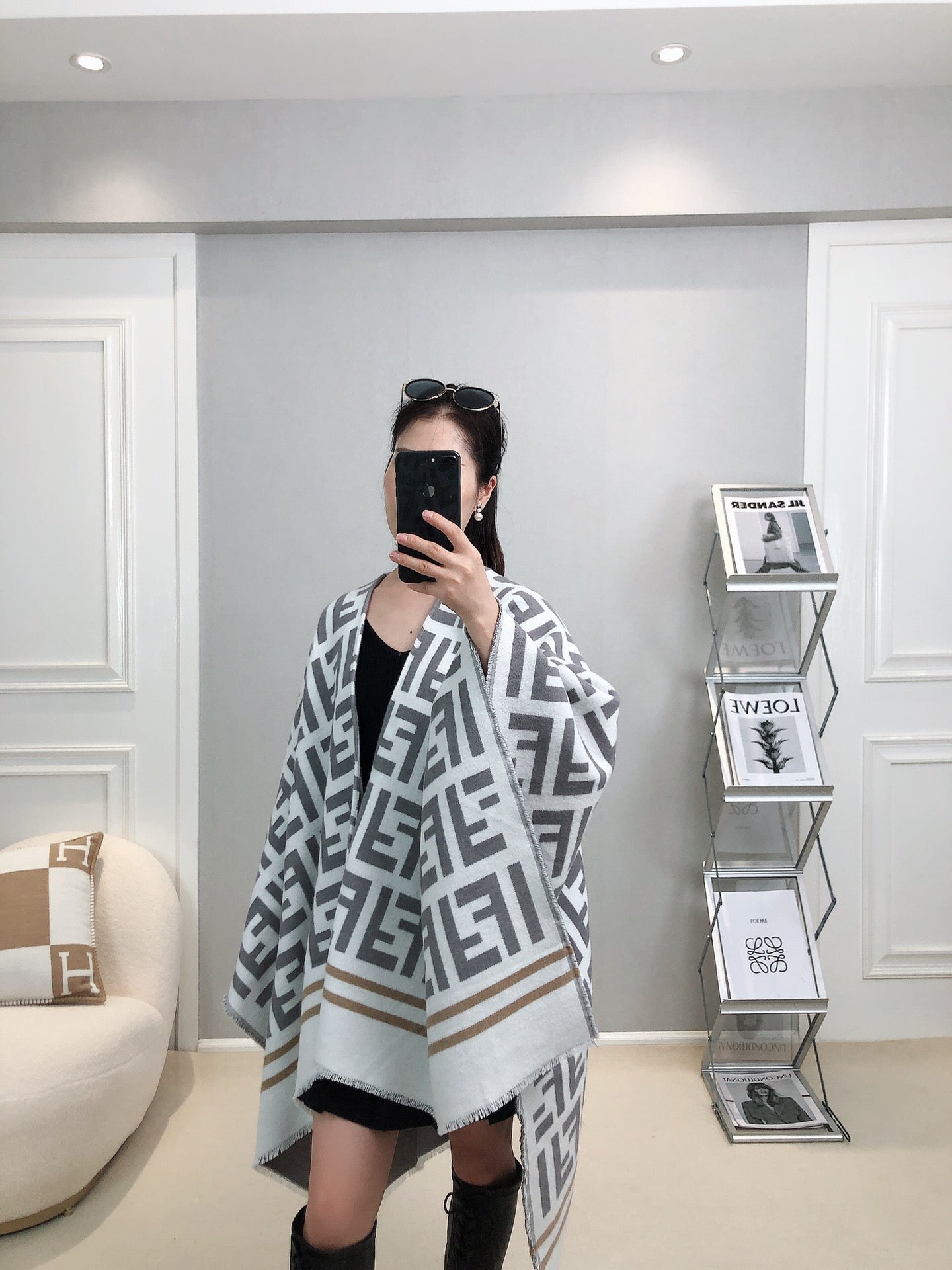 FF 140CM Two-tone White Gray Wool 103730