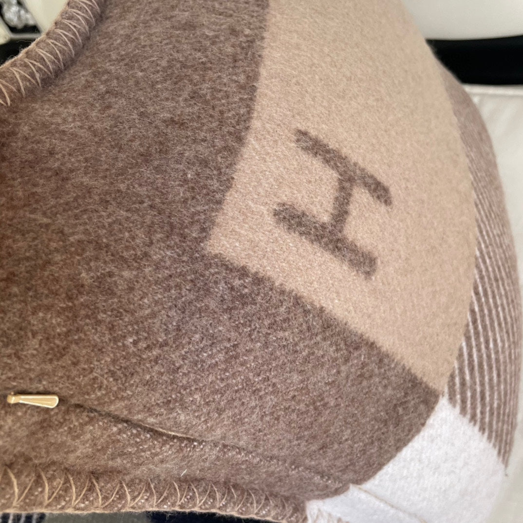 HM H Riviera Pillow 50 x 50cm Seigle Cashmere