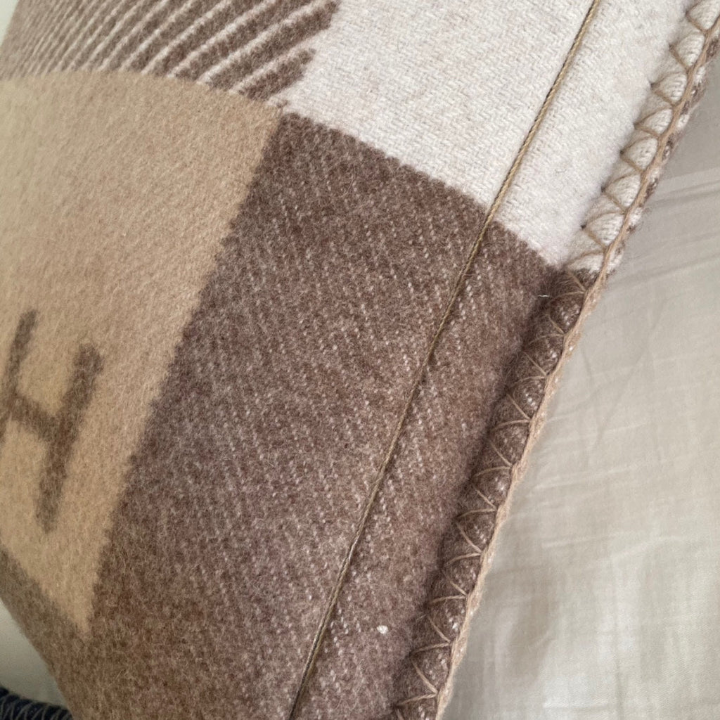 HM H Riviera Pillow 50 x 50cm Seigle Cashmere