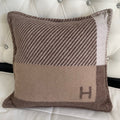 HM H Riviera Pillow 50 x 50cm Seigle Cashmere