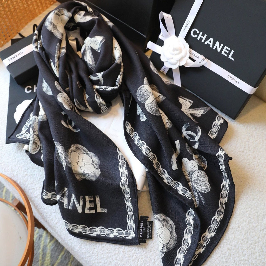 SCARF 180 CM IN BLACK FLOWER MONOGRAM SILK AND CASHMERE 401134