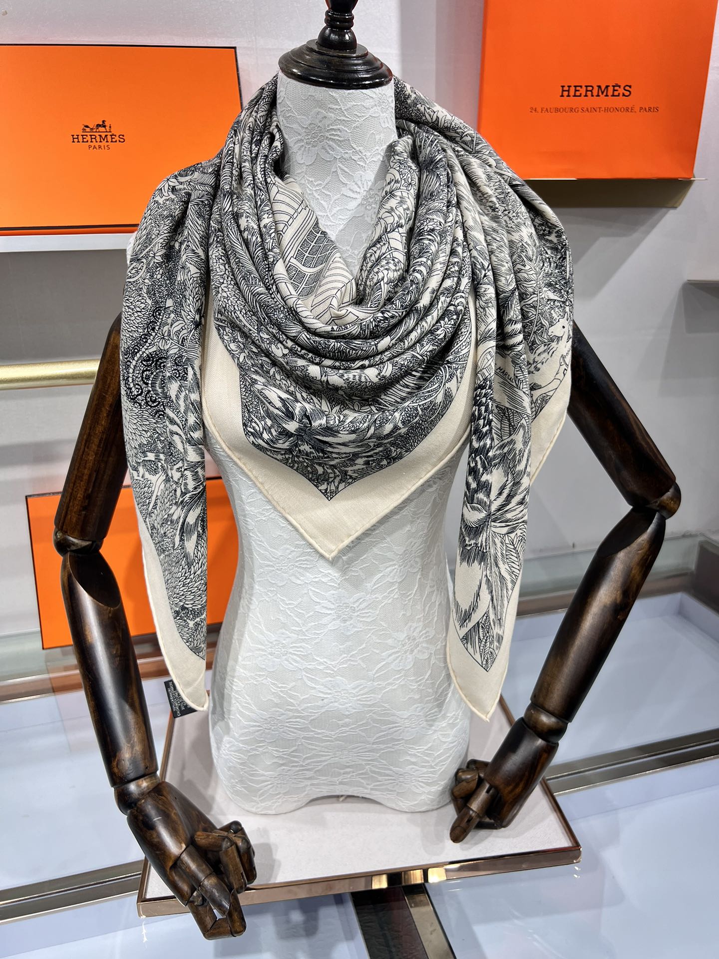 Faubourg Tropical Scarf 135 CM Black White Cashmere And Silk