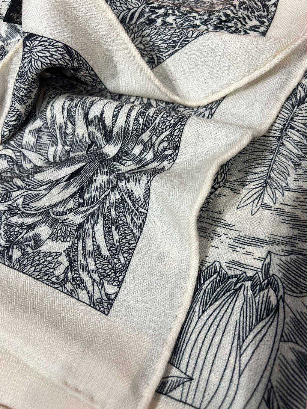Scarf 135 CM Black White Cashmere And Silk