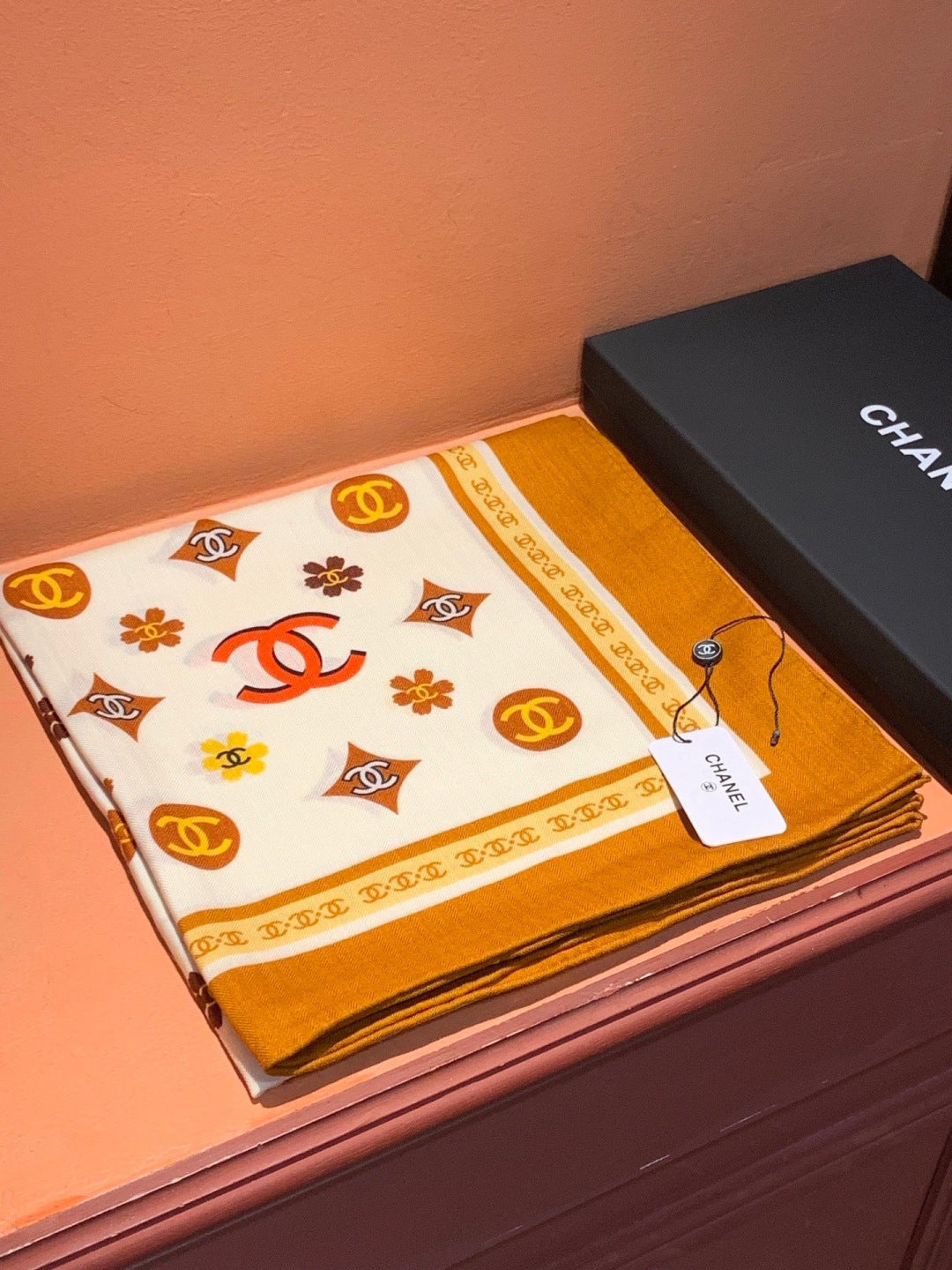 CC 26s Scarf 140 In Cashmere Silk 306121