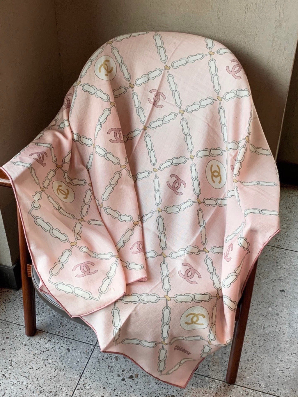 CC 26s Scarf 140 In Cashmere Silk 306125