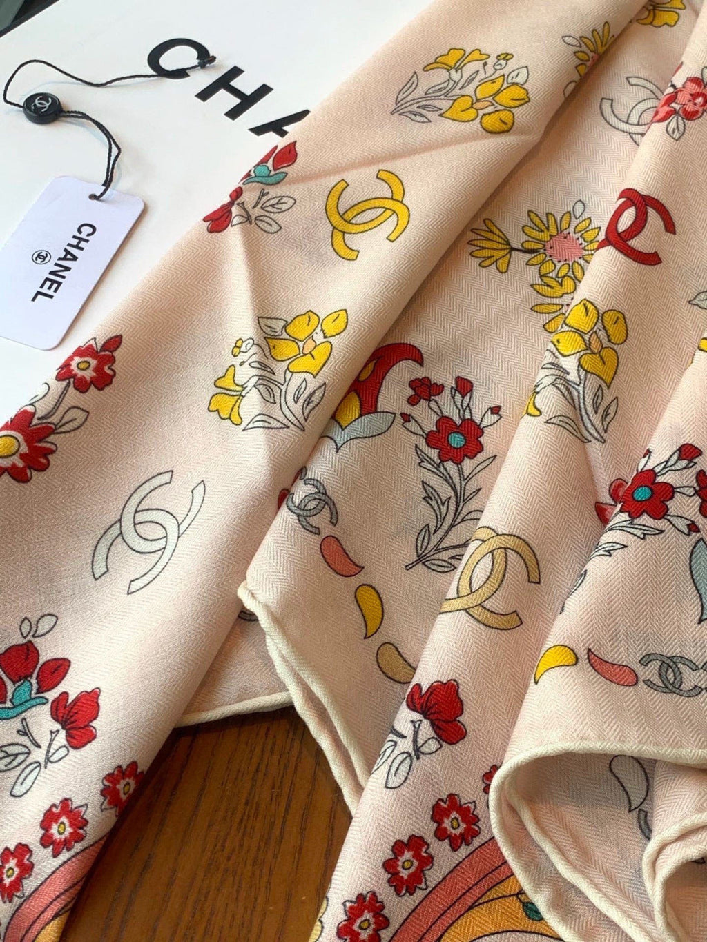 CC 26s Scarf 140 In Cashmere Silk 306129