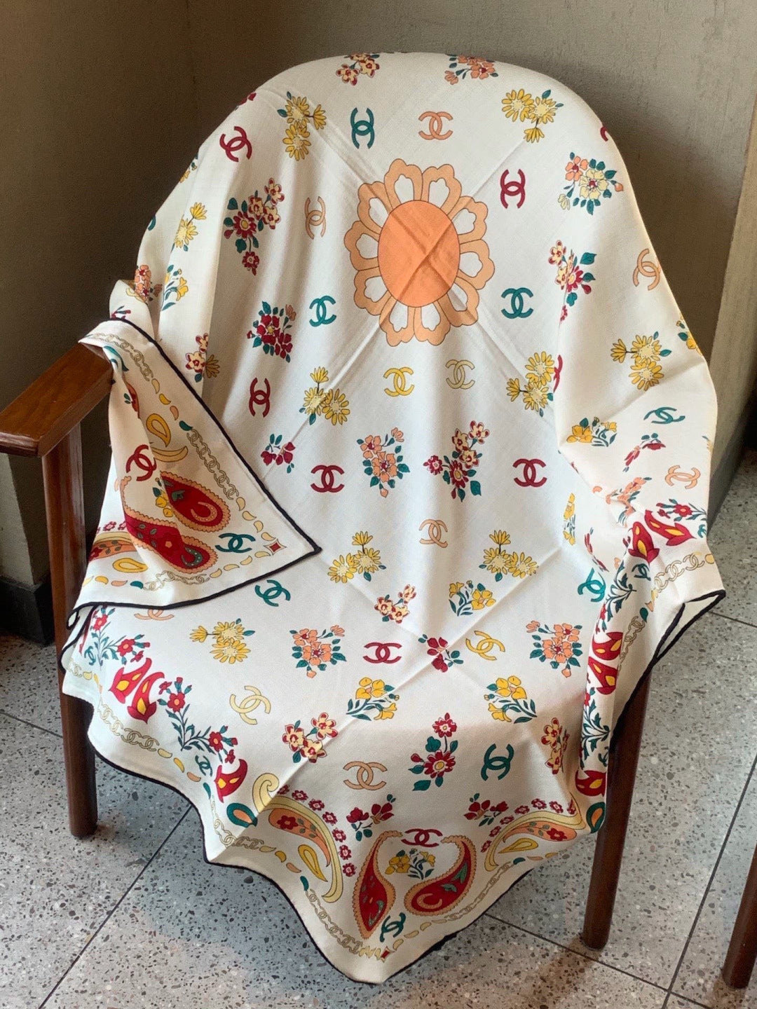CC 26s Scarf 140 In Cashmere Silk 306130