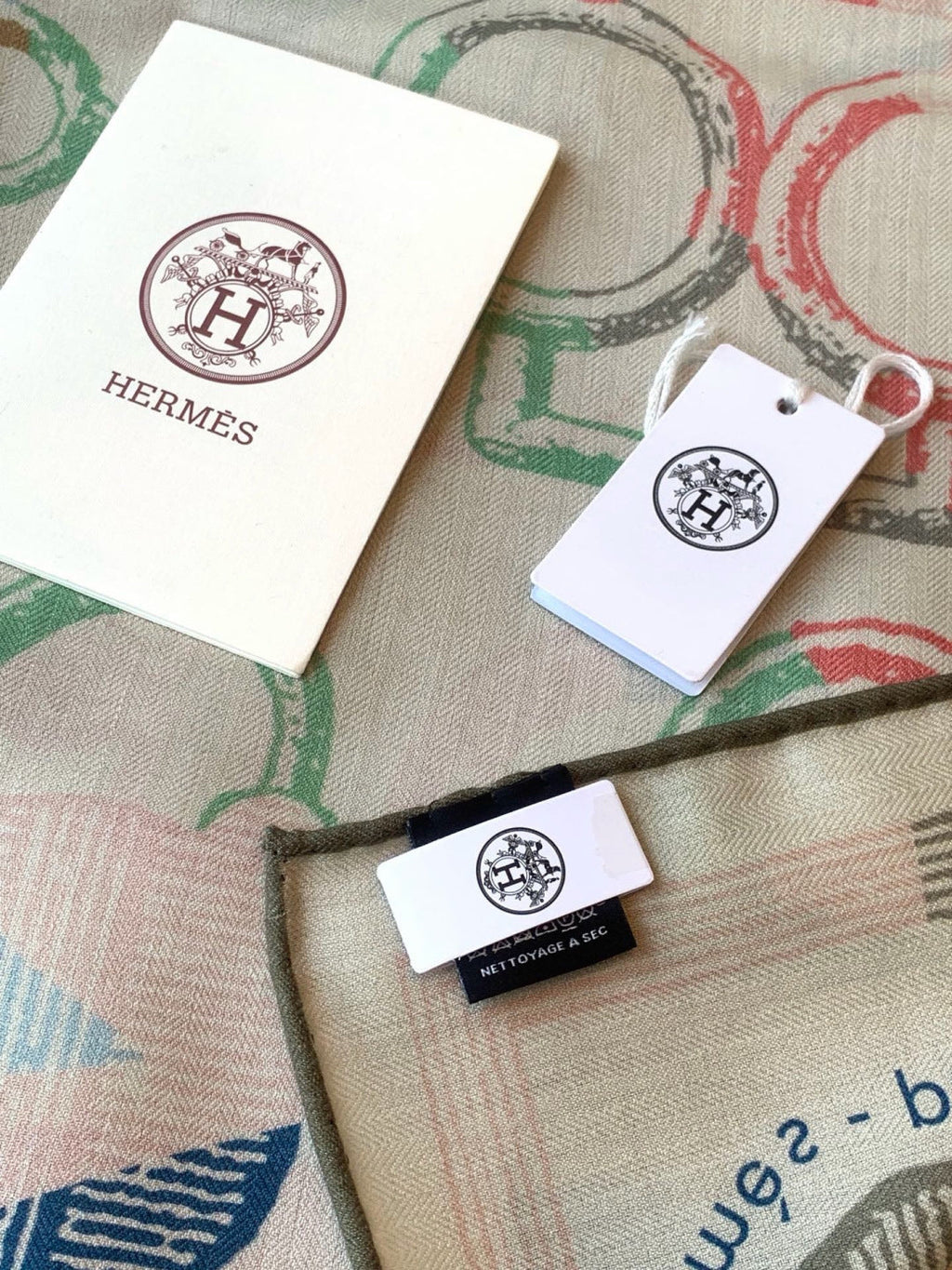 HM 26s Printed Square Scarf 135 In Cashmere And Silk 307240