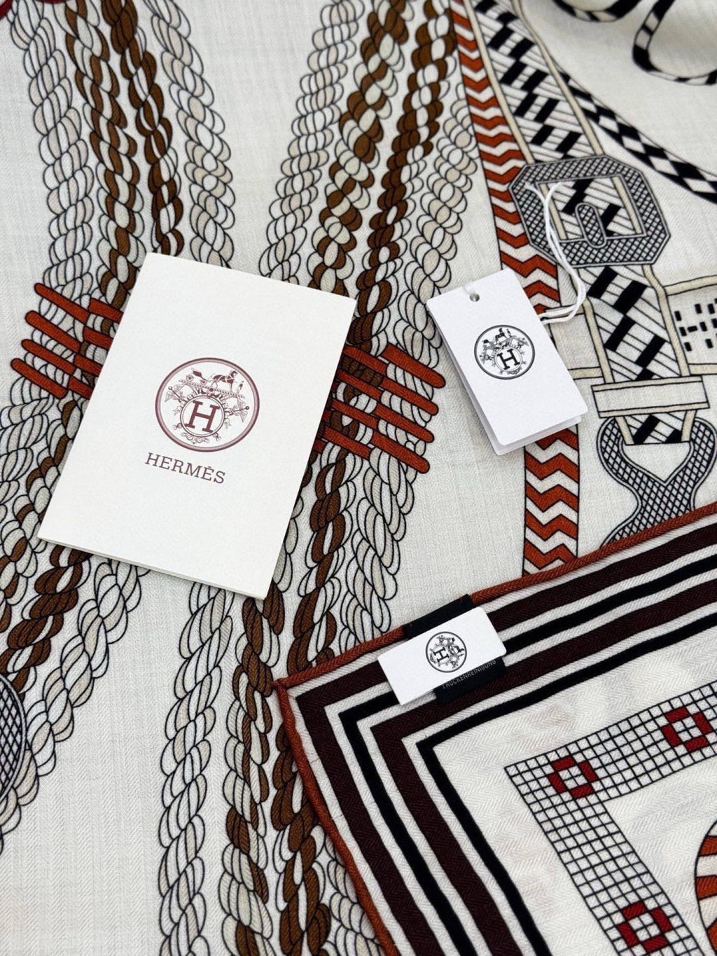 HM 26s Printed Square Scarf 135 In Cashmere And Silk 307243