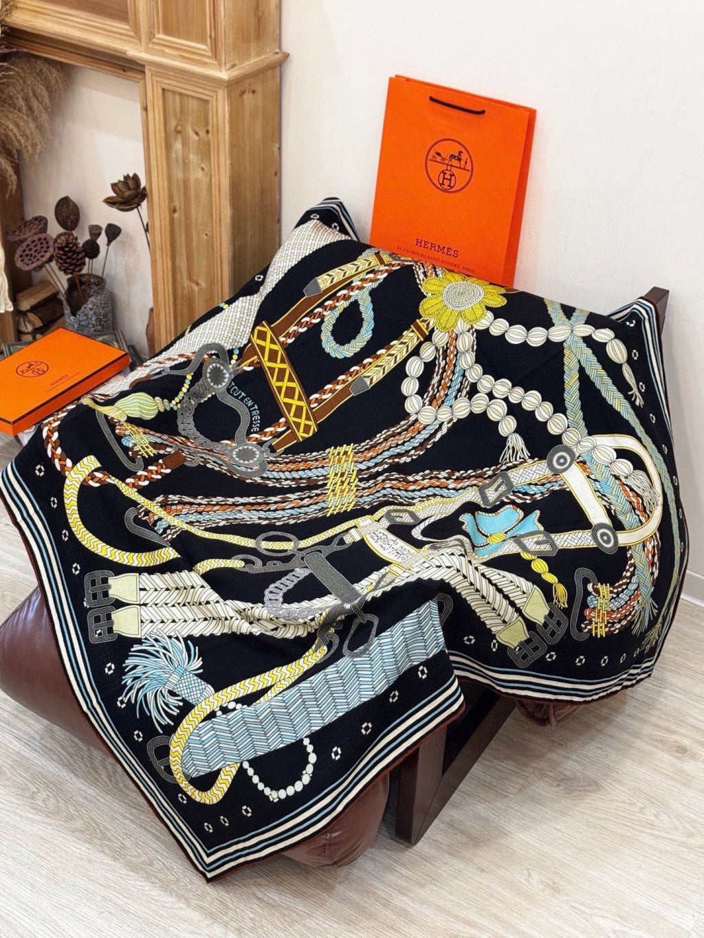 HM 26s Printed Square Scarf 135 In Cashmere And Silk 307244