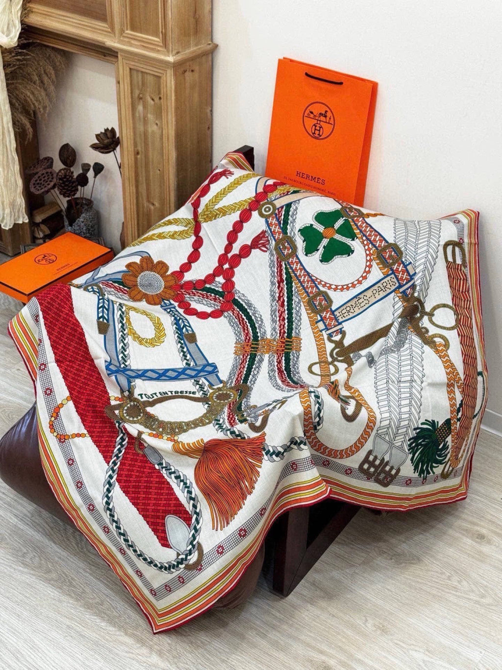 HM 26s Printed Square Scarf 135 In Cashmere And Silk 307246