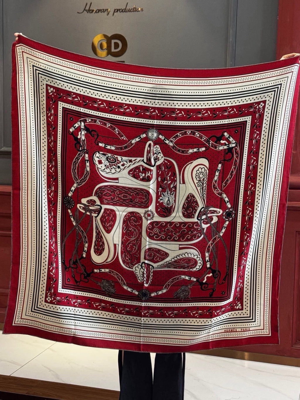 HM 26s Printed Square Scarf 140 In Cashmere And Silk 307279