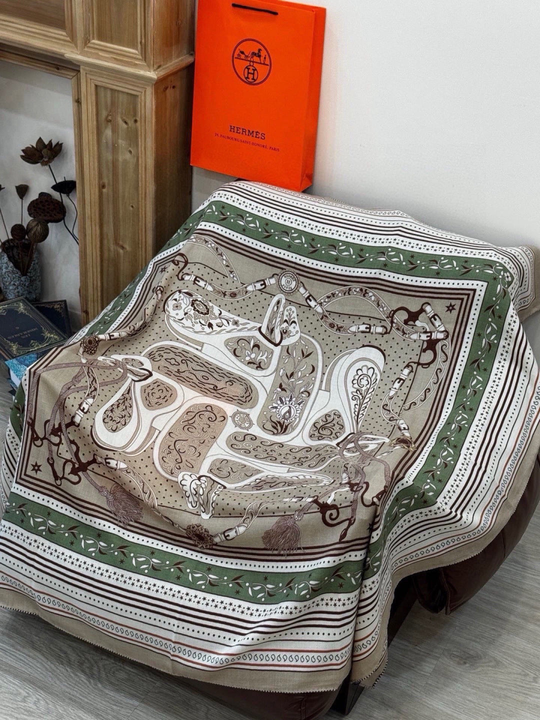 HM 26s Printed Square Scarf 140 In Cashmere And Silk 307281