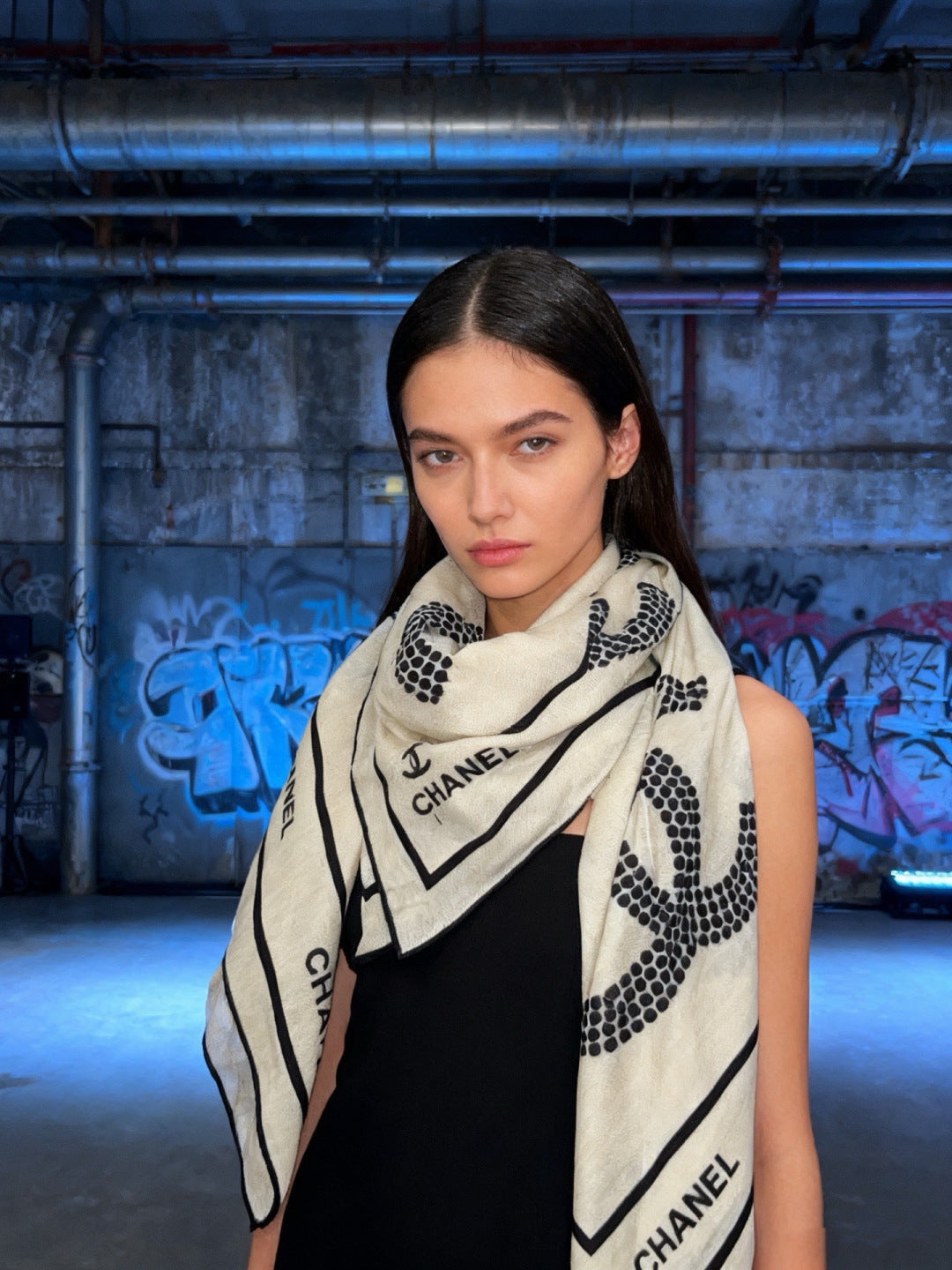 CC 26s Scarf 140 In Cashmere Silk 309307