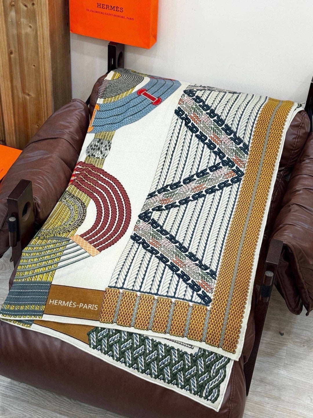 HM 26s Printed Square Scarf 140 In Cashmere And Silk 309319