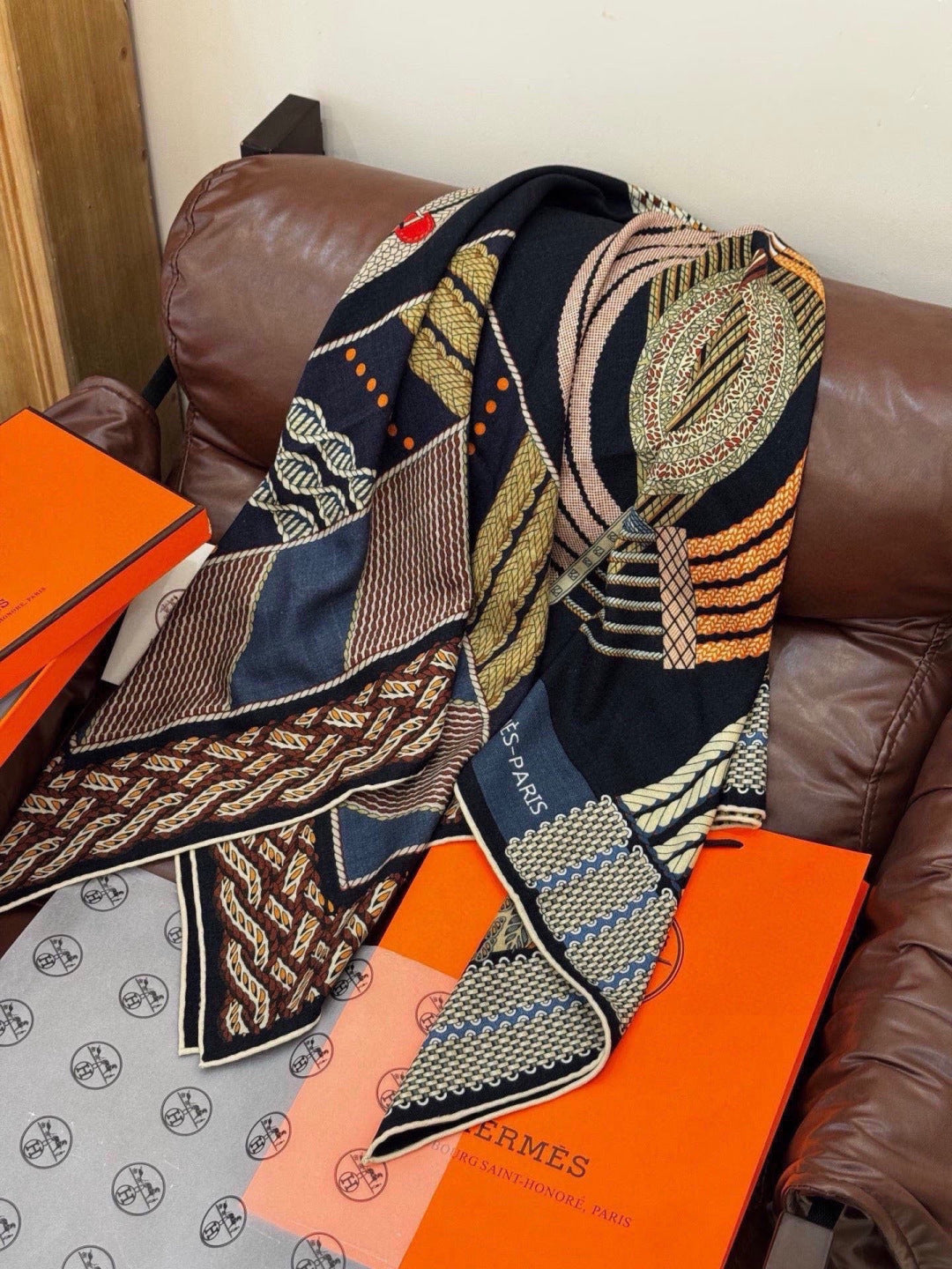 HM 26s Scarf 140 In Cashmere And Silk 309320