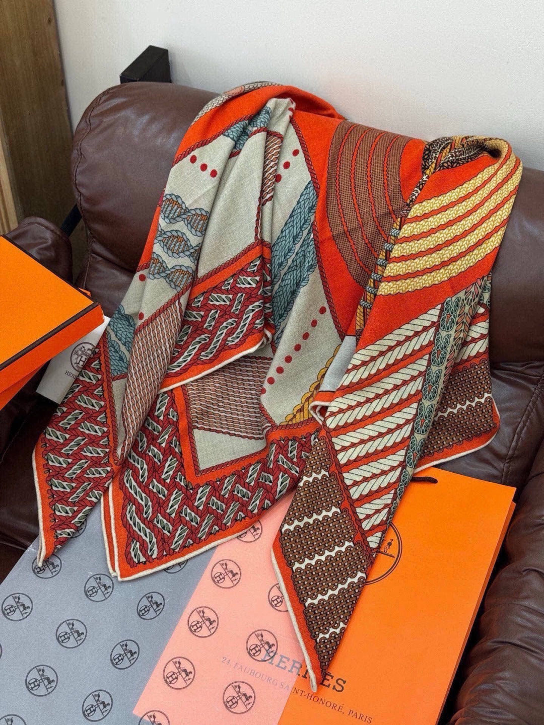 HM 26s Printed Square Scarf 140 In Cashmere And Silk 309321