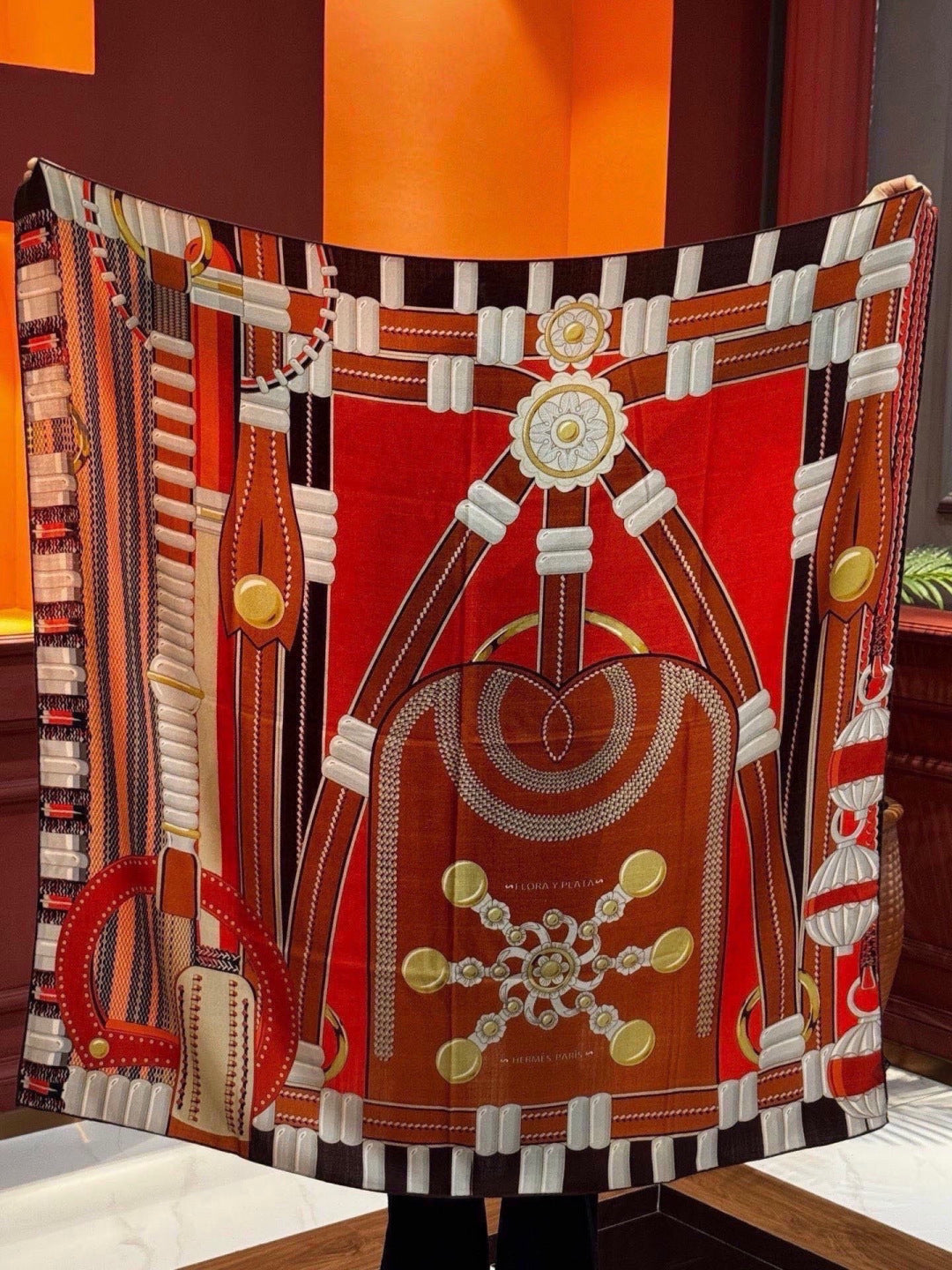 HM 26s Printed Square Scarf 140 In Silk 309332