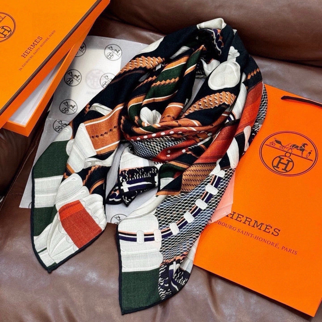 HM 26s Scarf 140 In Silk 309333