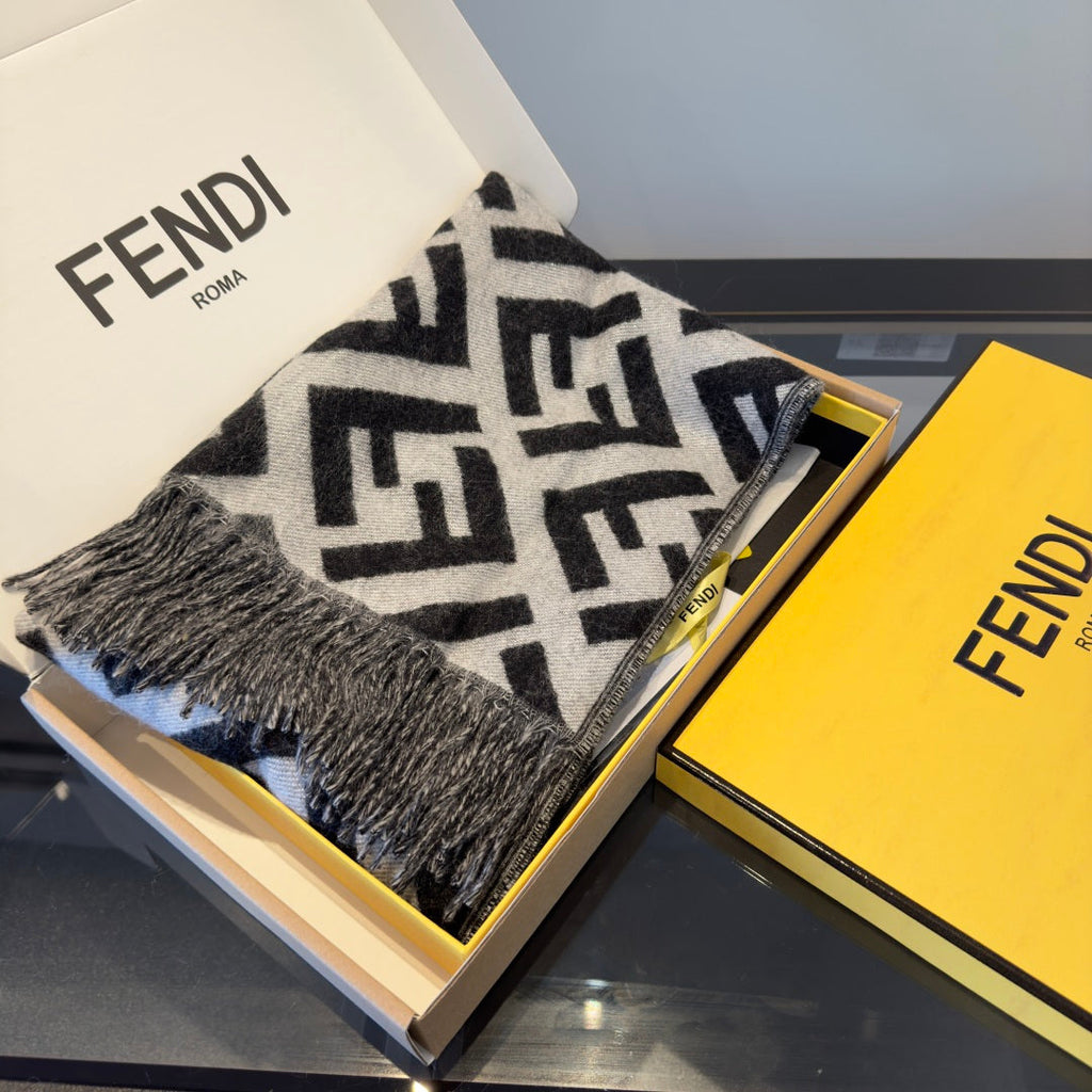 FF 170CM Scarf Light Gray Black Cashmere 104067