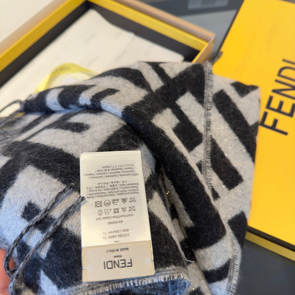FF 170CM Scarf Light Gray Black Cashmere 104067