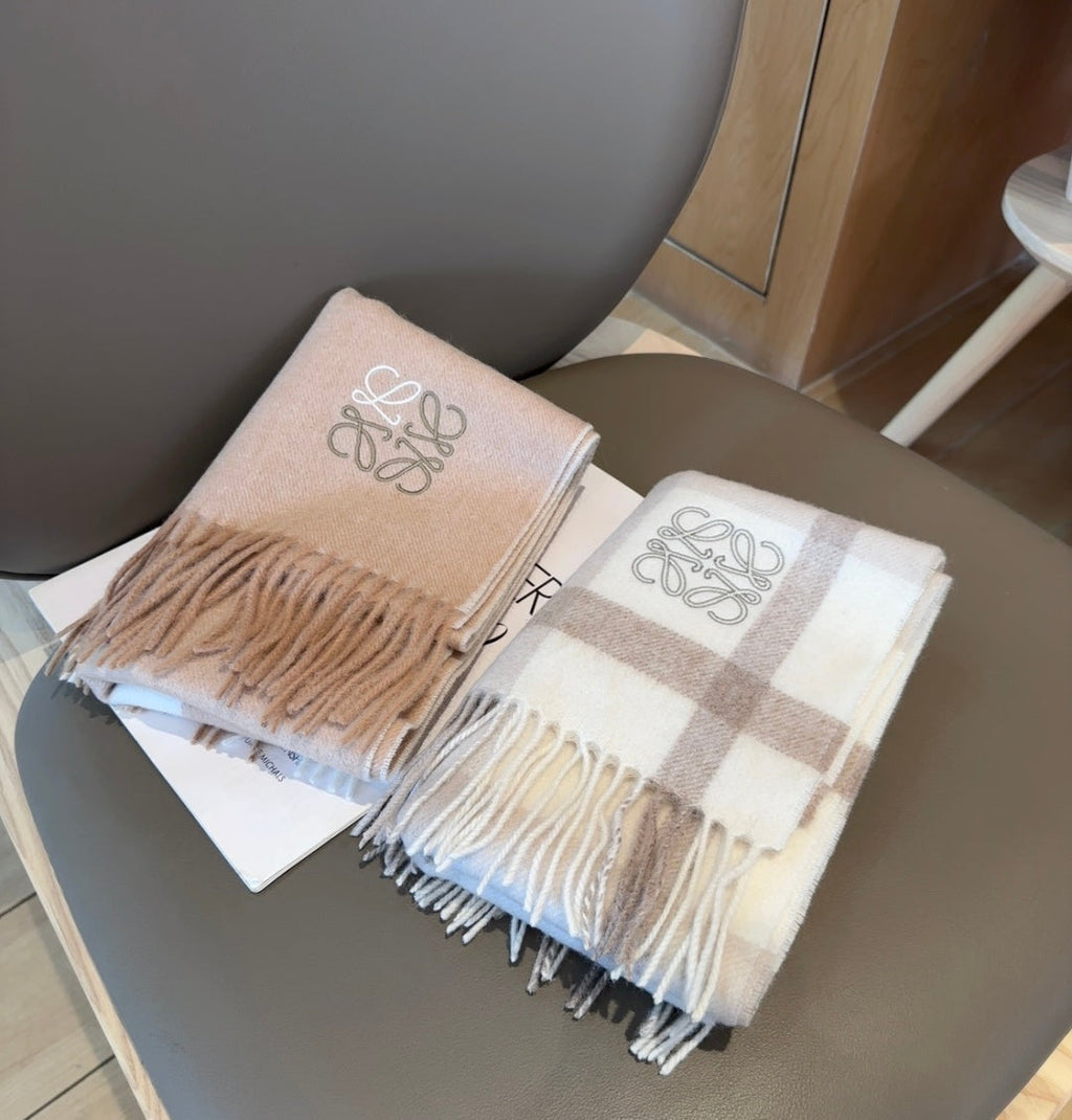 Loewe Scarf 180CM Beige Cashmere 969481