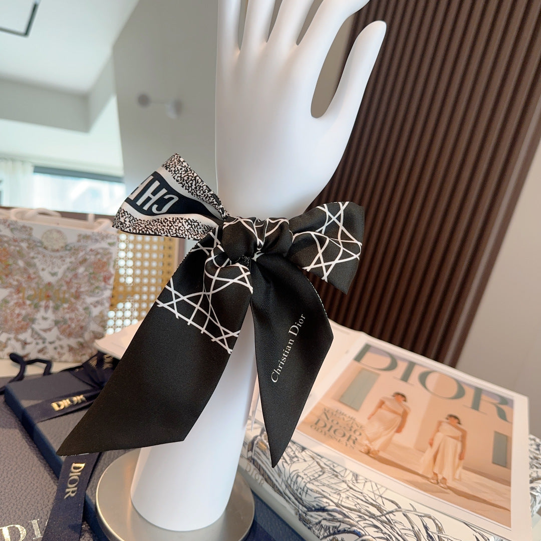 CC Twilly Mini Scarf 120cm Black Mulberry Silk 945731