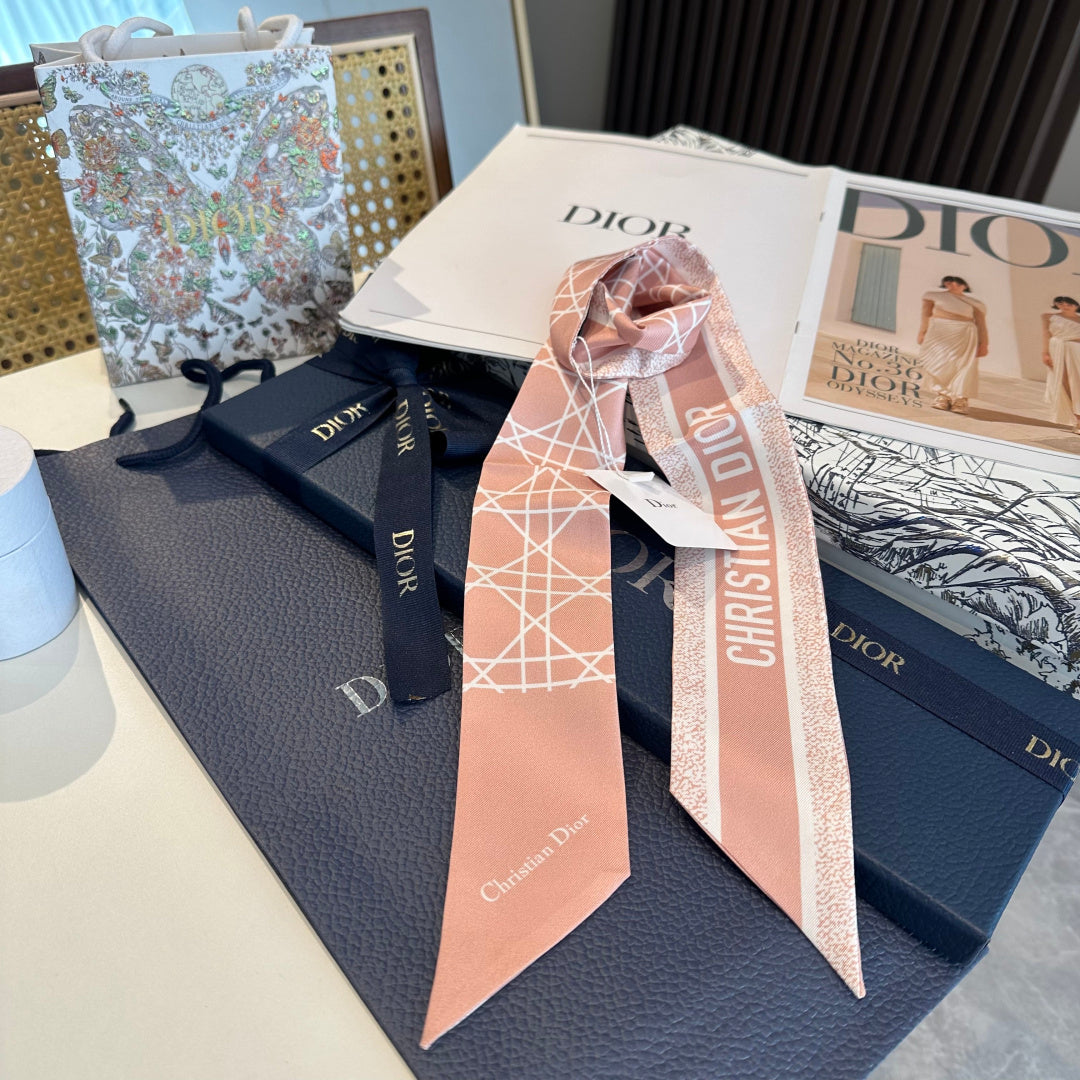 CC Twilly Mini Scarf 120cm Light Pink Mulberry Silk 945733