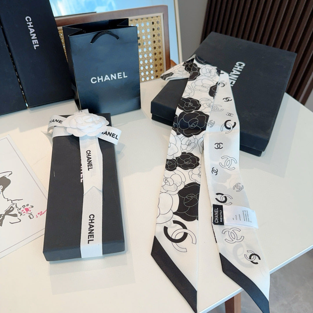 CC Twilly Mini Scarf 120cm White Black Mulberry Silk 953291