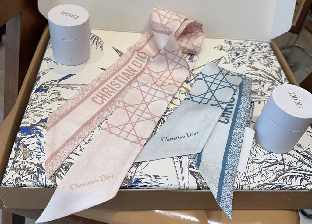 CD Twilly Mini Scarf 105cm Light Pink Mulberry Silk 976505