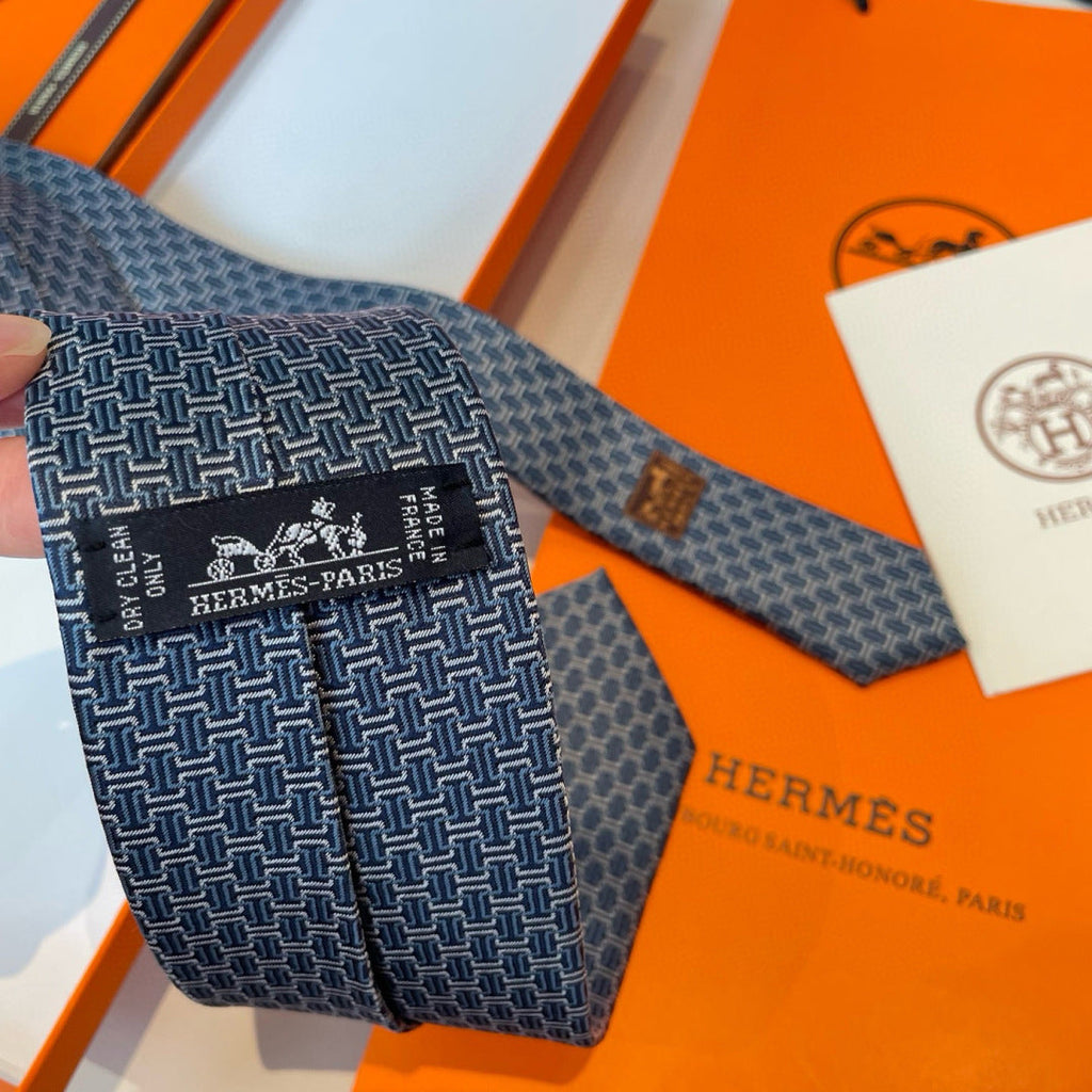 HM Maze Escape Tie Dark Blue Twill Silk 212120