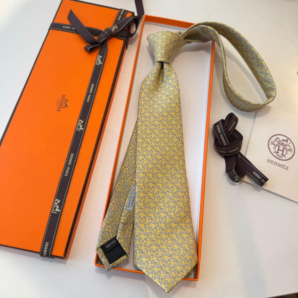 HM Horse Pattern Tie Light Yellow Twill Silk 212125