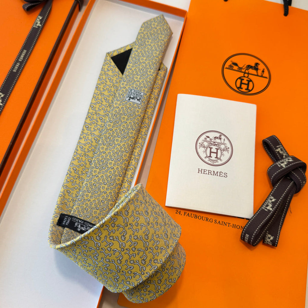HM Horse Pattern Tie Light Yellow Twill Silk 212125